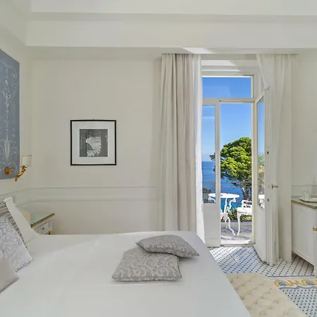 Luxury Villa Excelsior Parco-3